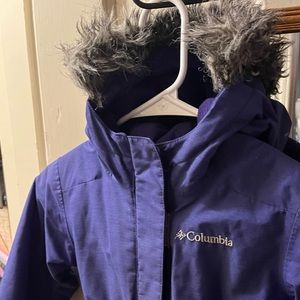 Warm Columbia winter coat - kids XXS (age 4-5) - purple with faux fur collar